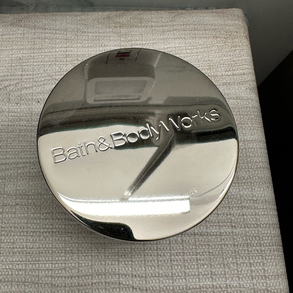 Twisted Peppermint 3 wick candle - Picture 2 of 3